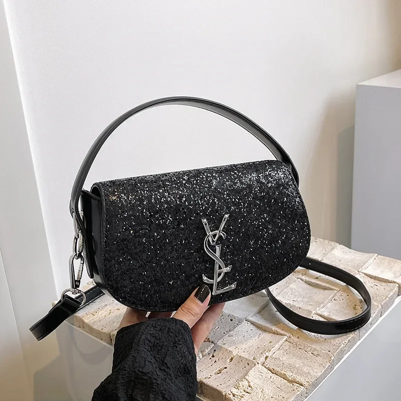 

2025 Seoul Sparkle Tote: Artisan-Edge Crossbody with Convertible Chain & Spring-Ready Metallic Accents