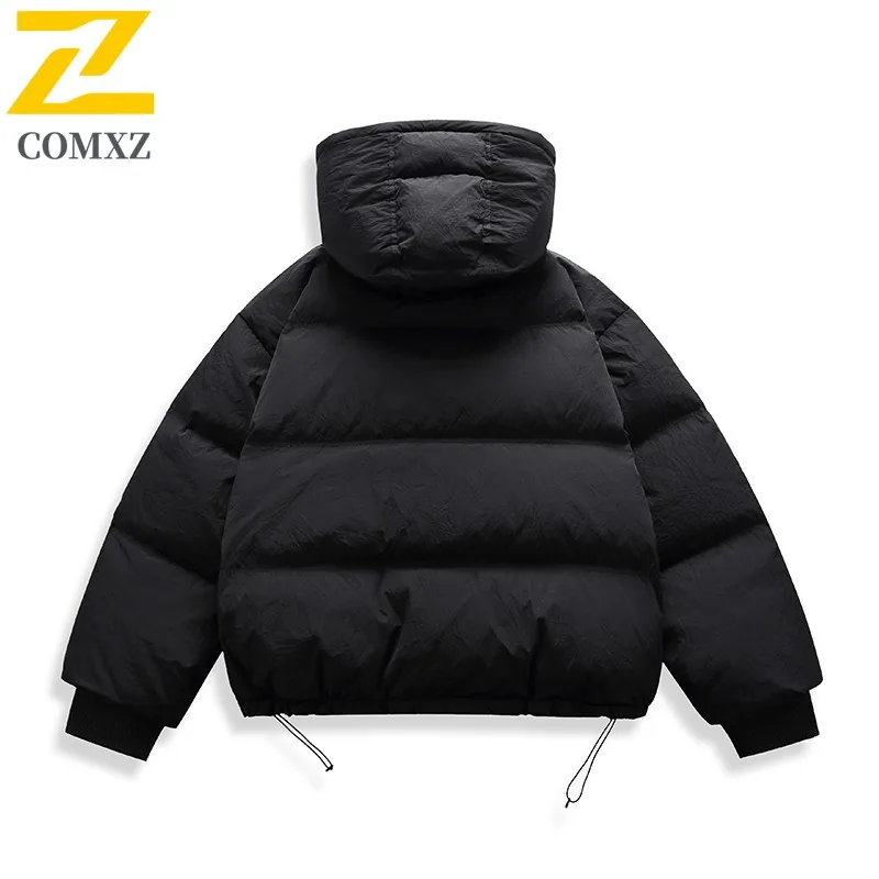 Jaket Musim Dingin Pria COMXZ 2025 Longgar Trendi untuk Perjalanan Jalanan Ringan Jaket Ski Berlapis Premium Desain Mantel Berlapis Salju