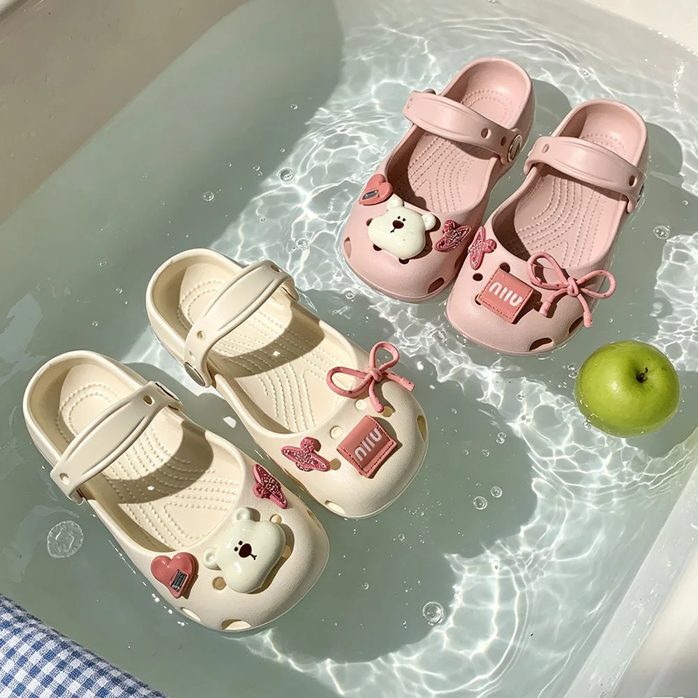 2026 Kids Girls Ballet Mary Jane Clogs Silver Cute Bear Charms Adjustable Strap Non-Slip Summer Beach Outdoor Sandals