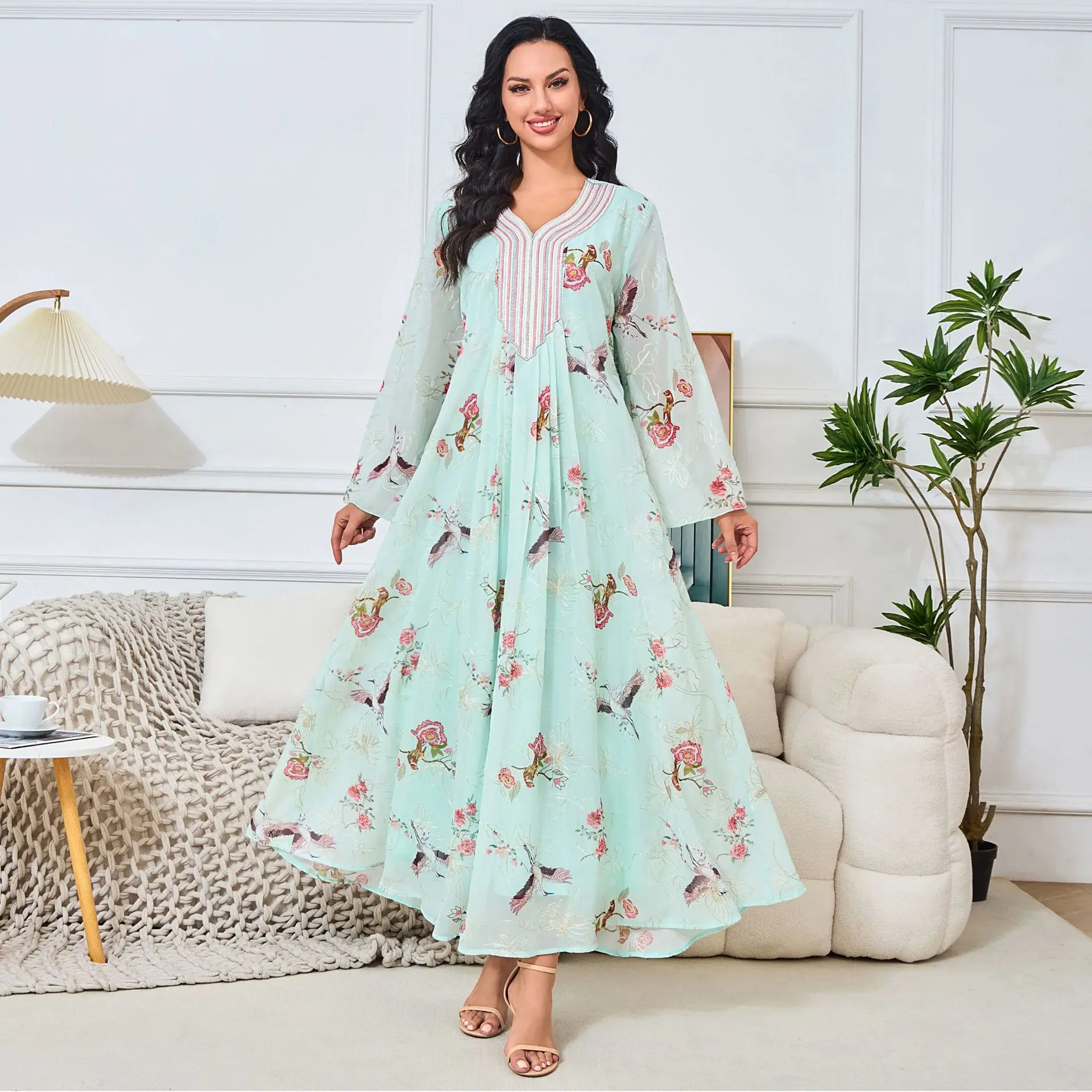 

Muslim Women's Dress Mideast 2024 New Embroidered Colorful Flower Pattern Fashion Dress Gown Woman