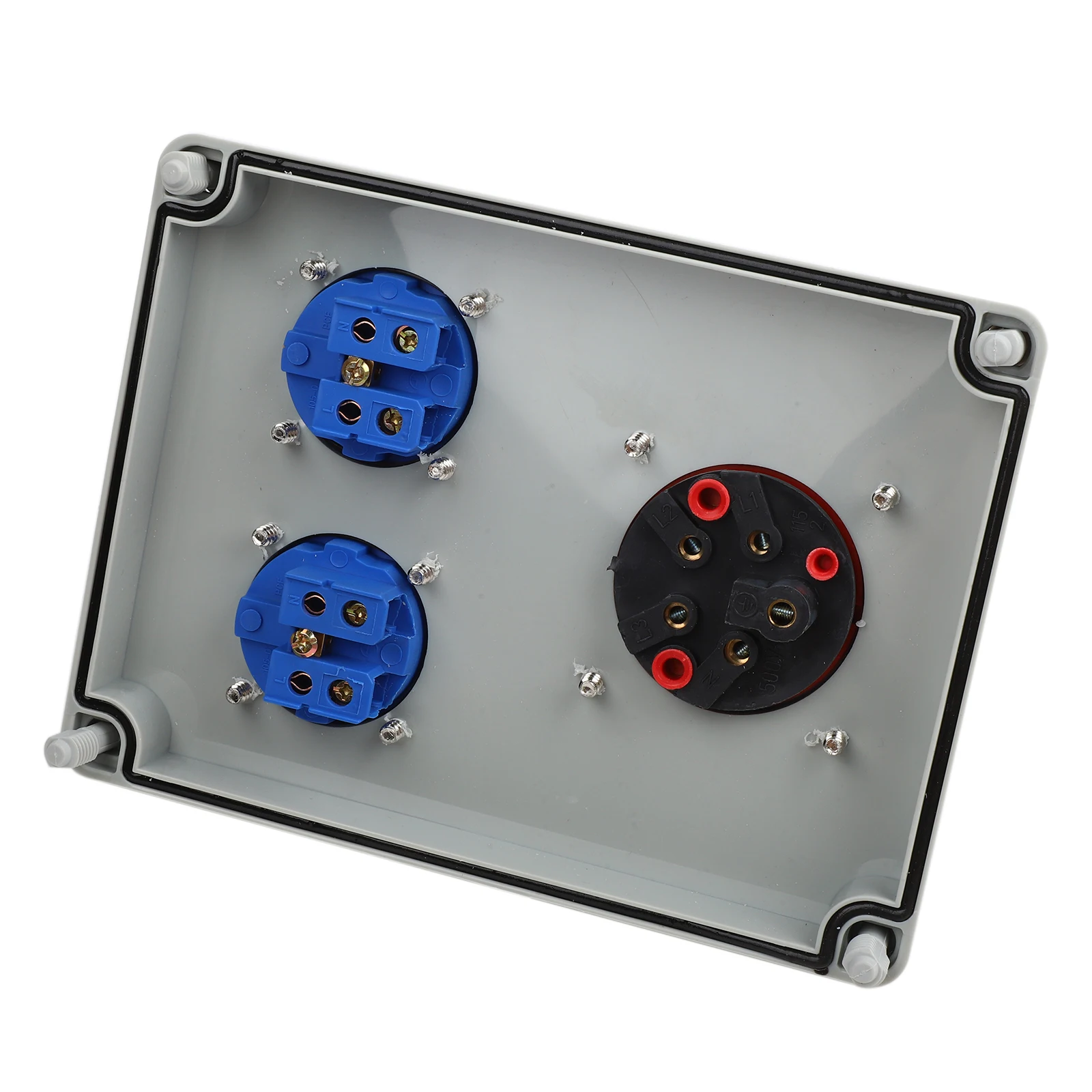 14.6*10*19.7mm Power Distribution Box 220-250V 16A Sockets Waterproof Design For Power Distribution For Workshops