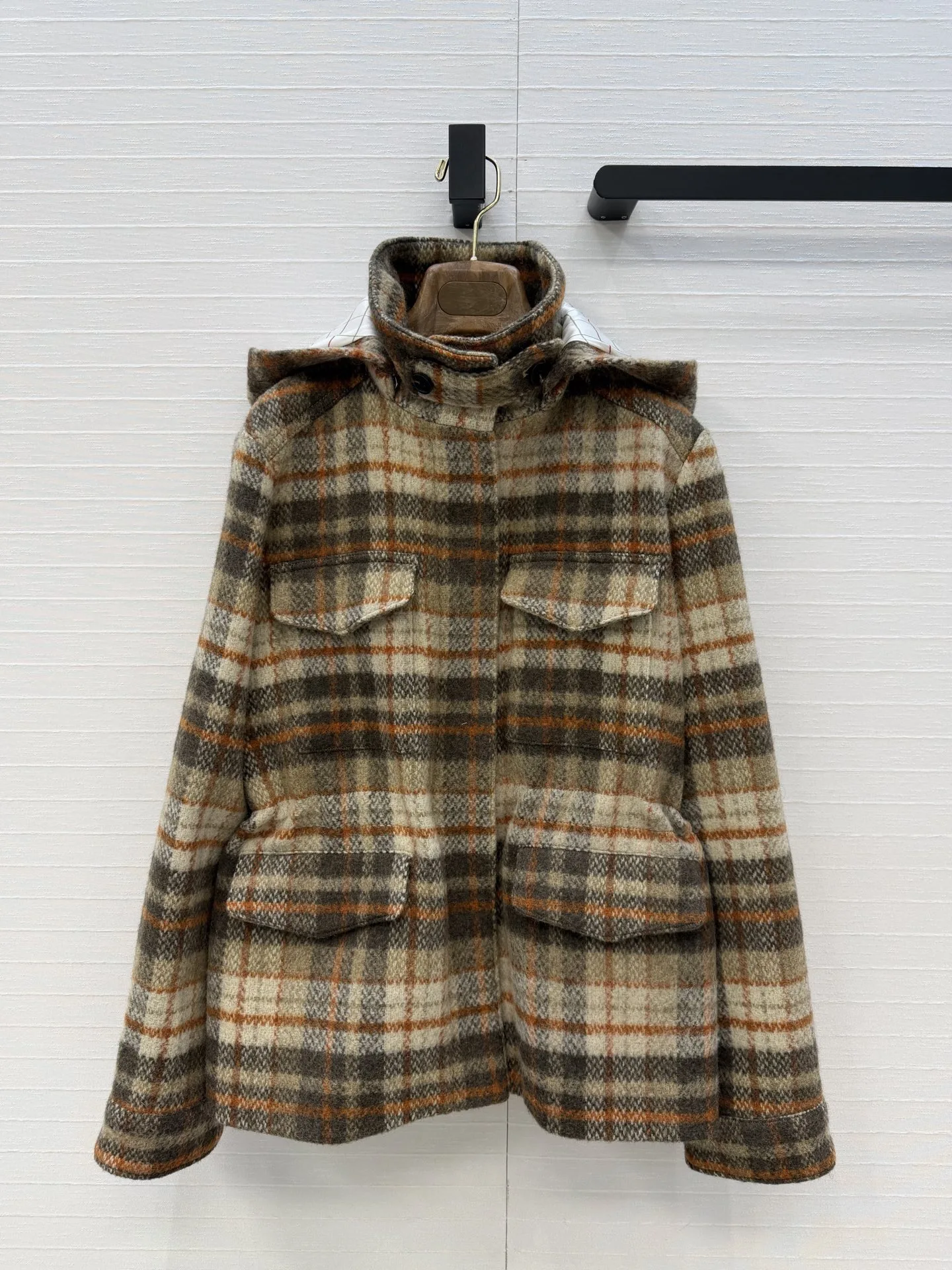 Women Traveler Jacket Wool Plaid Coat Delicate Comfortable Custom Plaid Lining Adjustable Waist Understated Luxury Elegant Outer