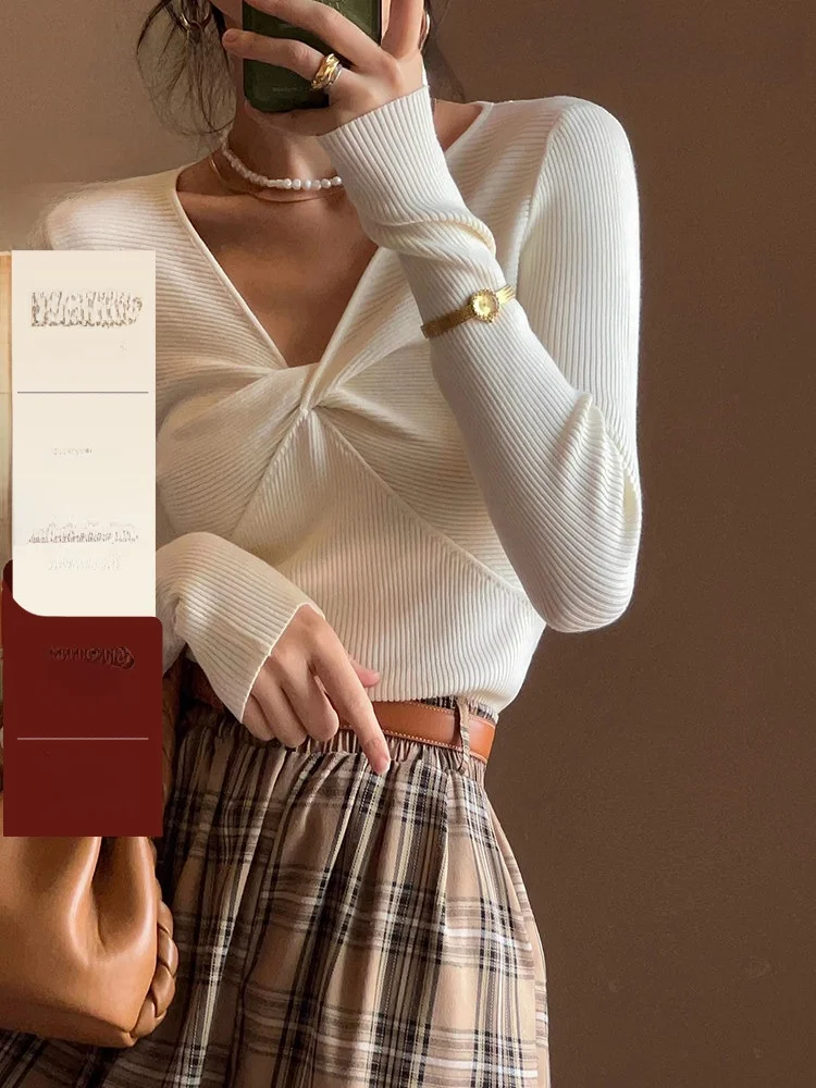 

Вязаное женское нижнее белье Atelier Onepirepaperthing: винтажное, универсальное, стройнящее, с узлами, из модной ткани, осень 2023