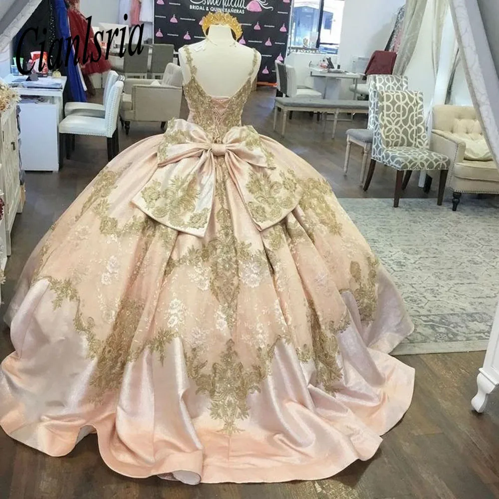 فساتين Quinceanera وردي 2023 حلوة 15 الأشرطة السباغيتي الأميرة الكرة ثوب الدانتيل يزين فستان الحفلات من الساتان