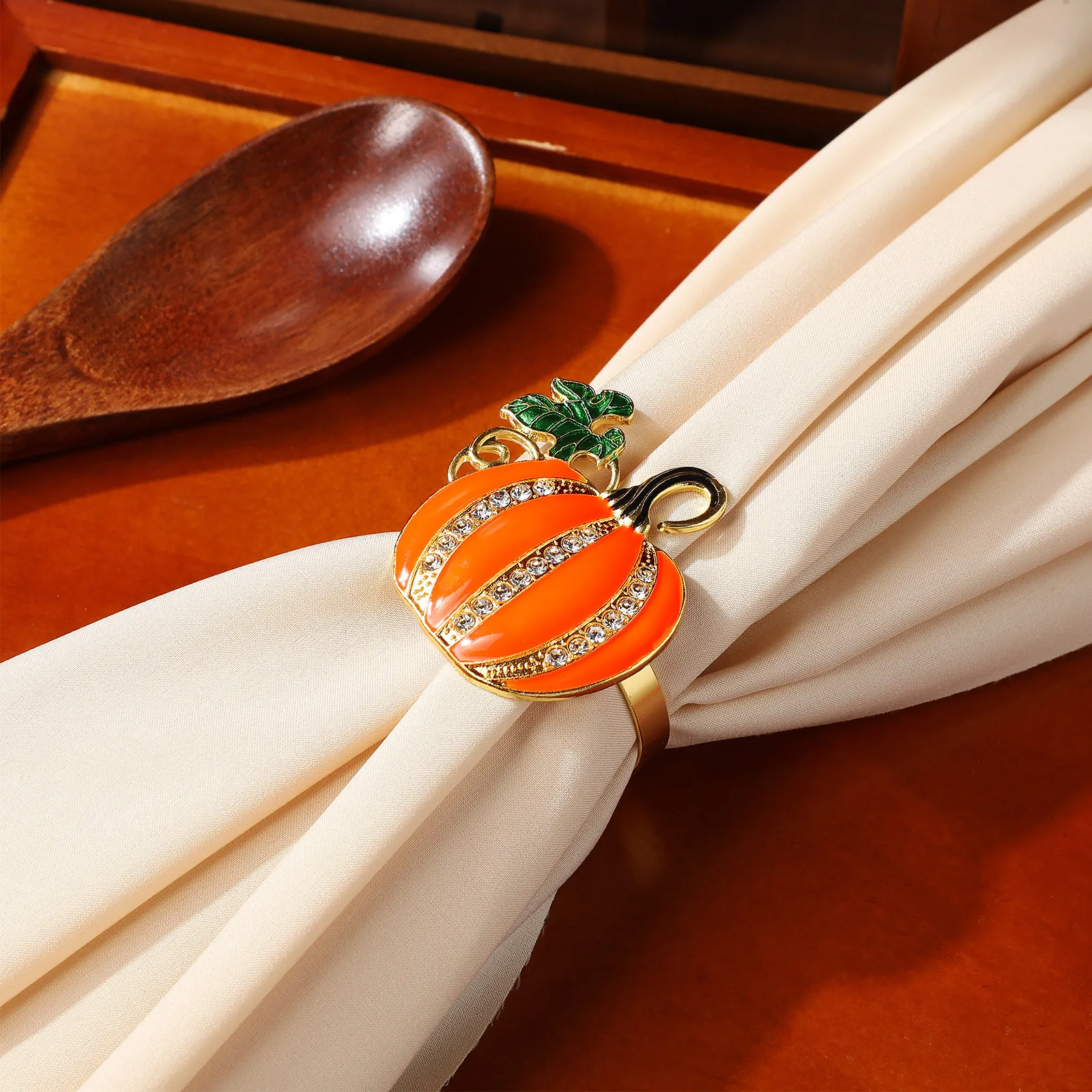 

4Pcs Harvest Festival Pumpkin Napkin Rings Decorative Alloy Napkin Holders for Thanksgiving Dinner Party Table Setting