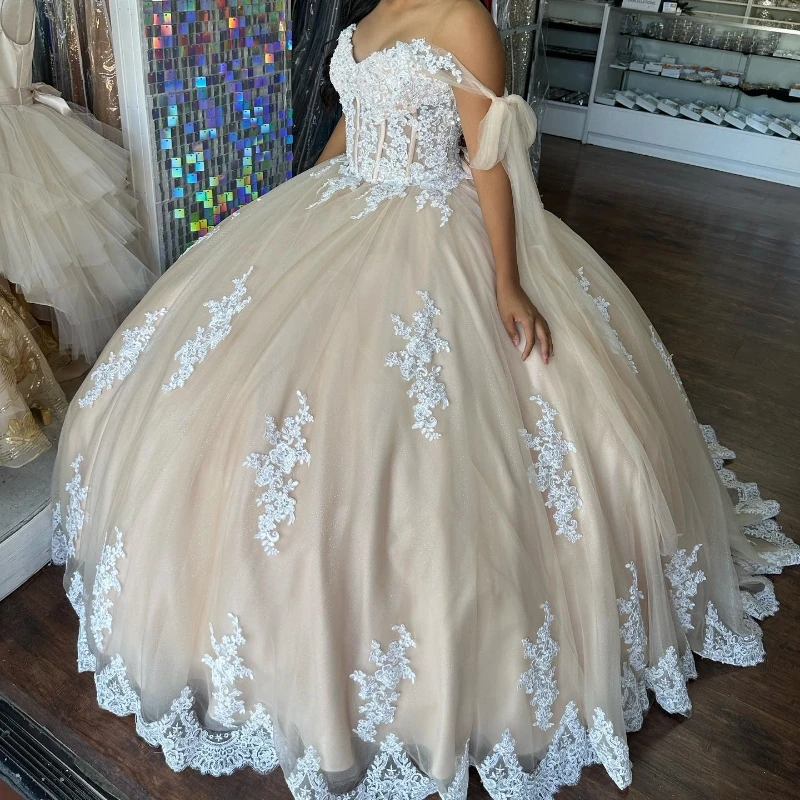 Lorencia szampan 2024 sukienka na Quinceanera przepiękna suknia balowa księżniczki suknia urodzinowa aplikacja z koronki Vestidos De XV Anos YQD321