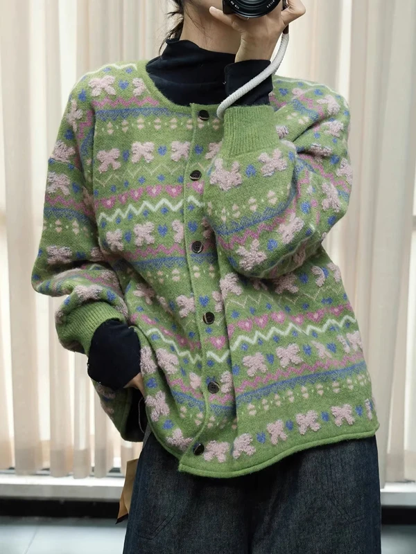 Sweet Style Knitted Sweater Cotton Loose Fit Women's Fashion Winter 2026 Floral Embroidery Short Outerwear Daily Wear