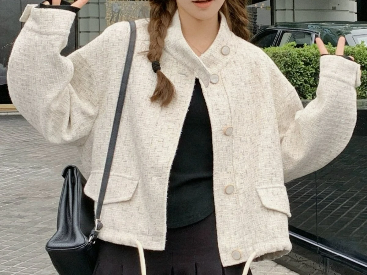 سترة بيضاء للنساء لربيع وخريف 2025 سترة قصيرة فضفاضة وعصرية وغير رسمية جديدة #6