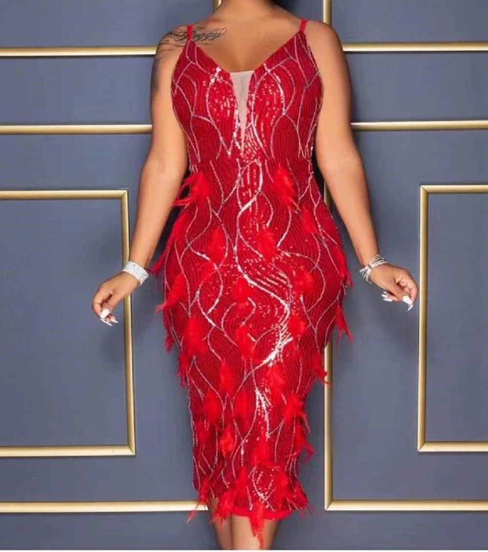 Europäische und amerikanische Damen-Kleid mit roten Hosenträgern, sexy, tiefem Ausschnitt, enge Federspleißung, Paillettenkleid, Nachtclub-Cocktail-Stil – GZXX1244