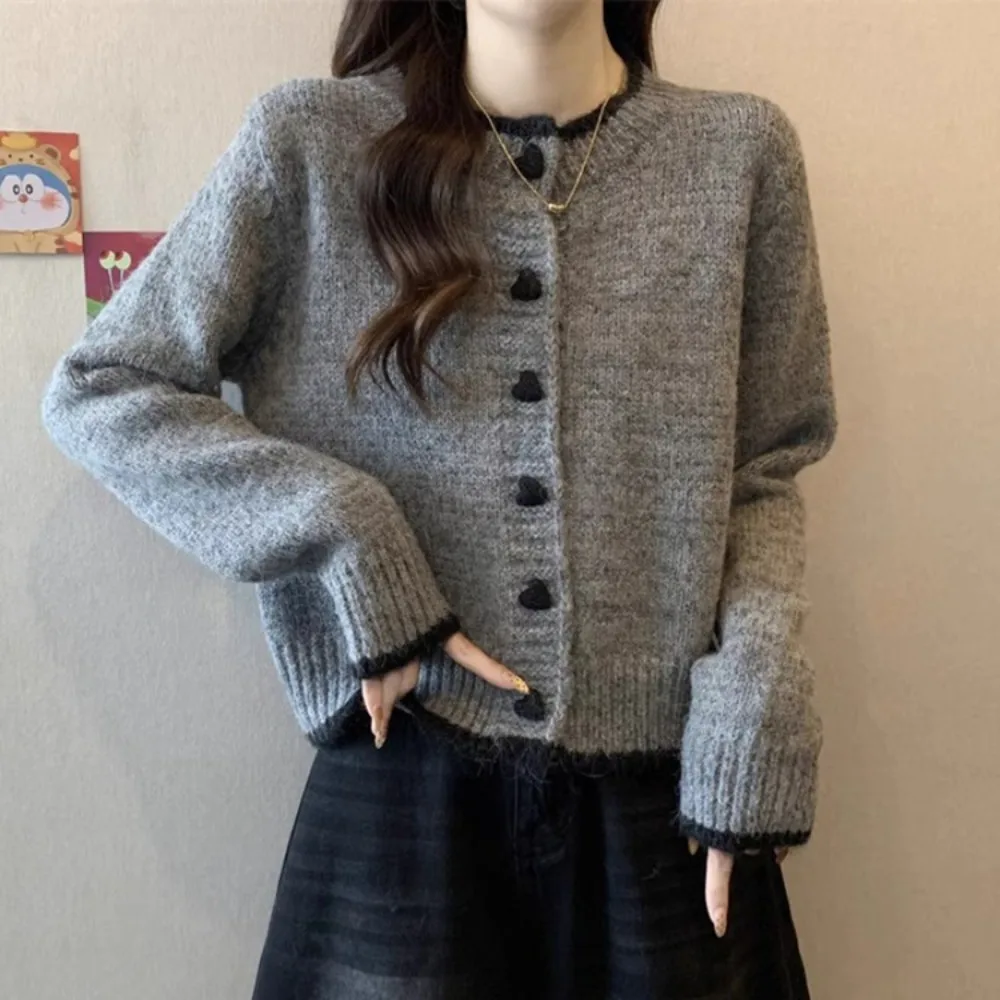 

Women's sweater jacket, color-blocked, with heart-shaped buttons, knitted cardigan, short style, long-sleeved top