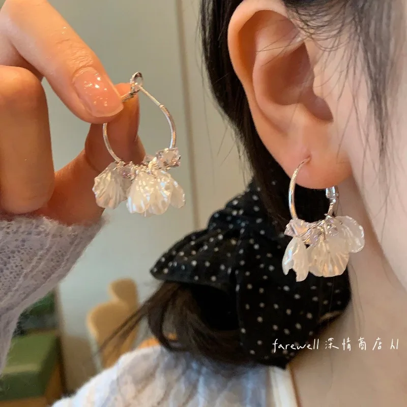 Earrings Shell Petal Hoop French Style Elegant Lightweight Delicate Spring Summer Boho Versatile Women Jewelry Gift
