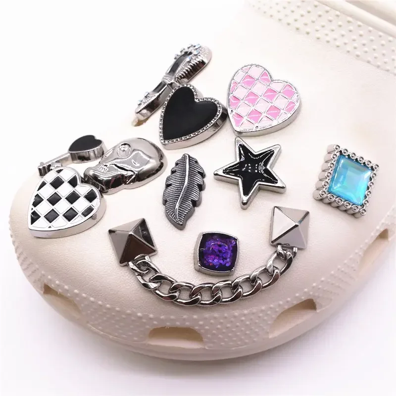 1pcs Original Rhinestone-encrusted Silver Metal Style Shoe Charms Decorations Cool Leaves Star Skull Heart Shapes Clogs Clips