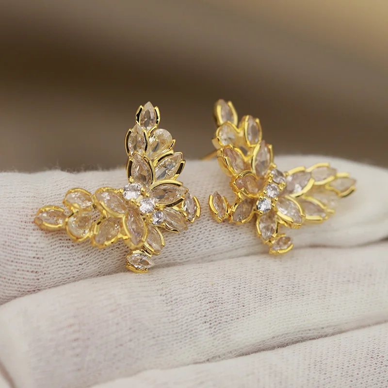 New Sight Design Crystal Butterfly Stud Earrings for Women Fashion Brand Jewelry Delicate Insect Earrings