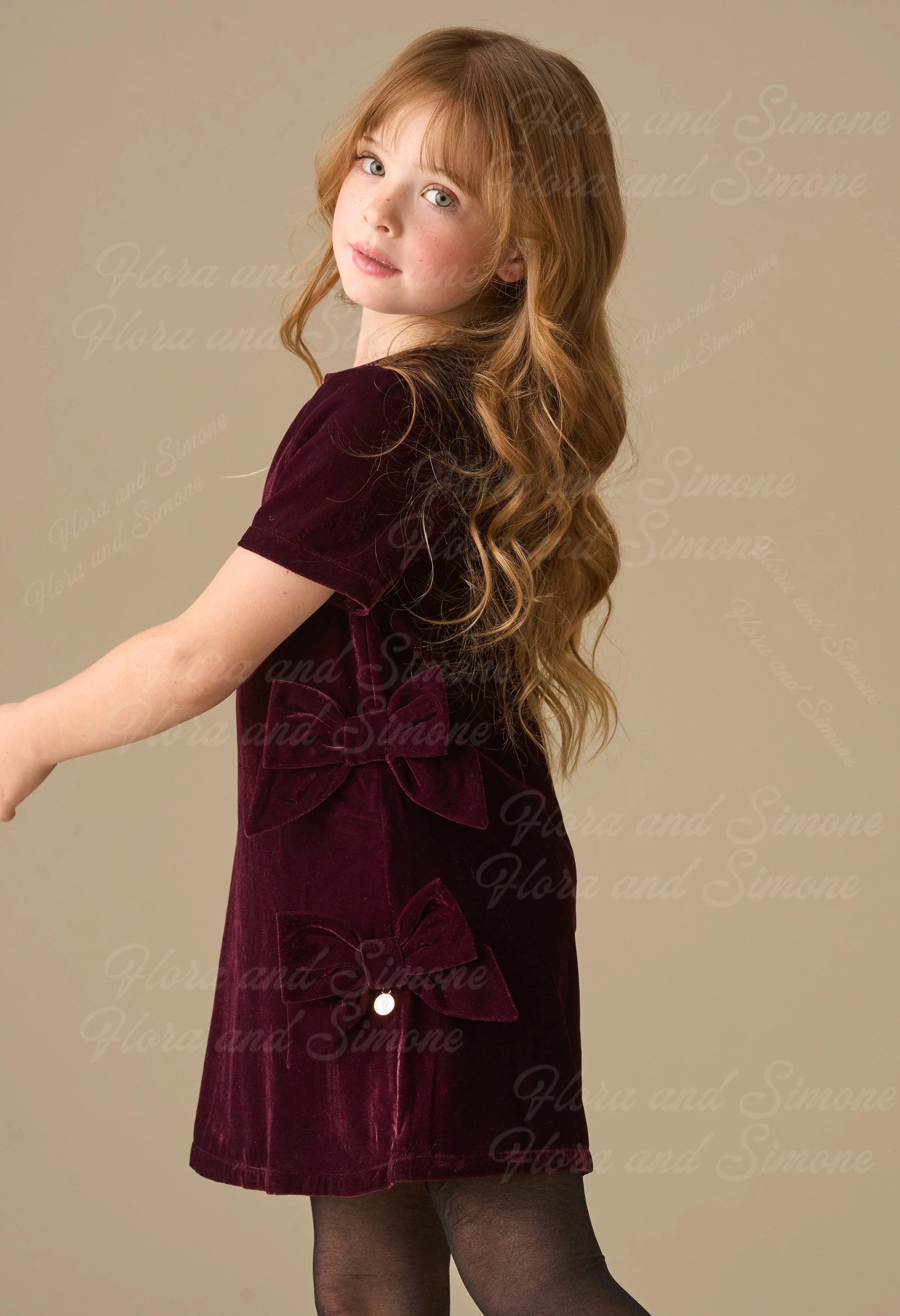 Gaun Pengiring Pengantin Anak Perempuan Berbahan Beludru Burgundy Lengan Pendek untuk Perayaan Natal, Pernikahan, dan Ulang Tahun