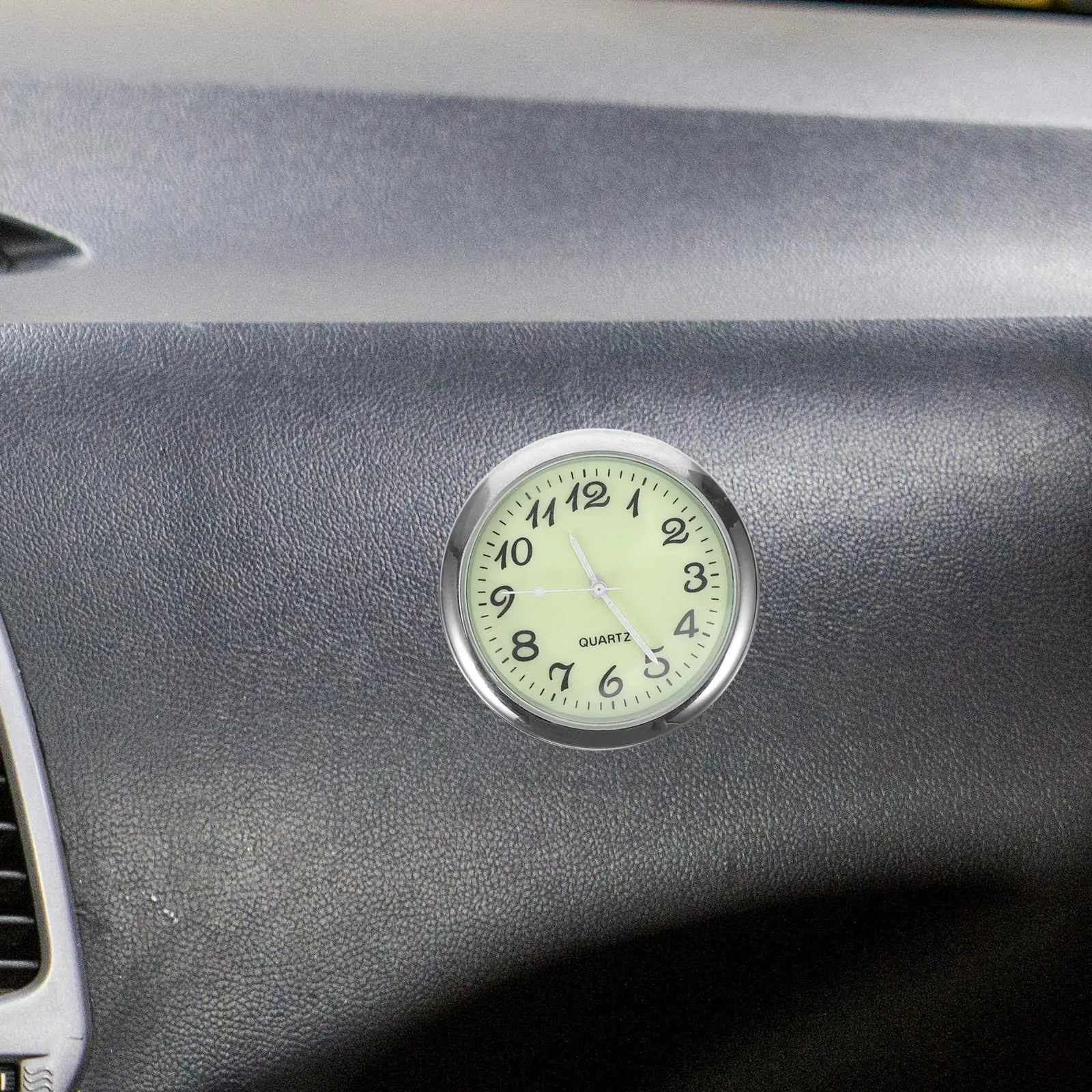 Car Quartz Clock Luminous Mini Automotive Dashboard Clock Glow in Dark Car Interior Ornament Accurate Timekeeping