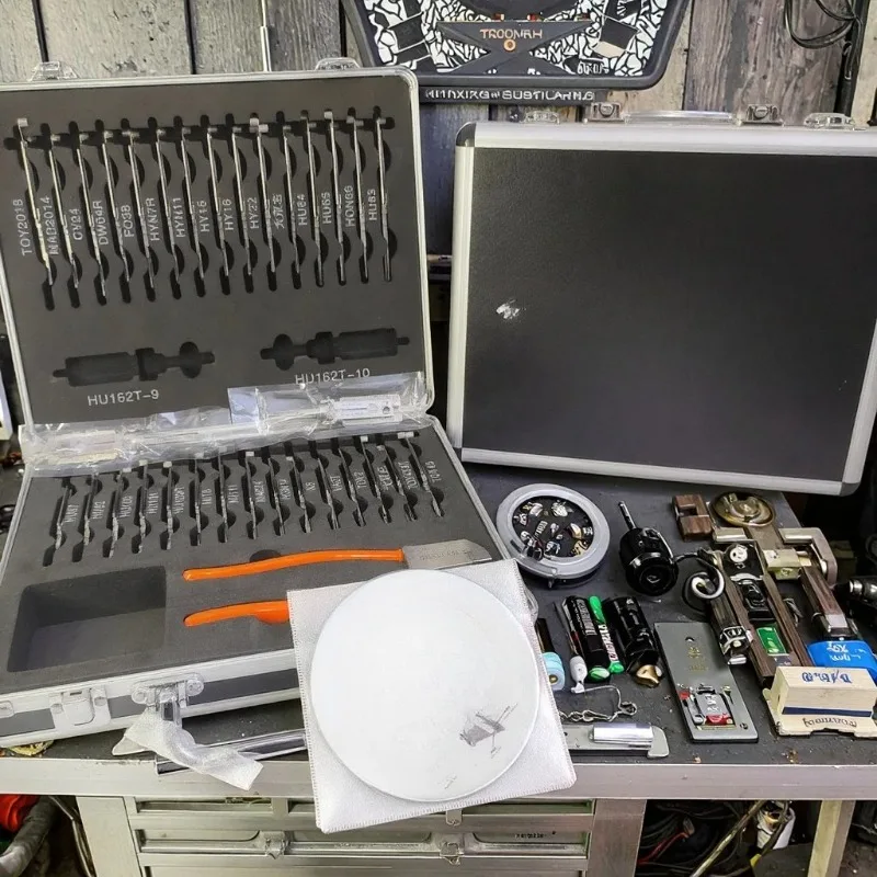 

32-in-1 Lis-hi Locksm-ith Tool Set Gan-zuas Universal Lock Pick for Opt-imal Performance