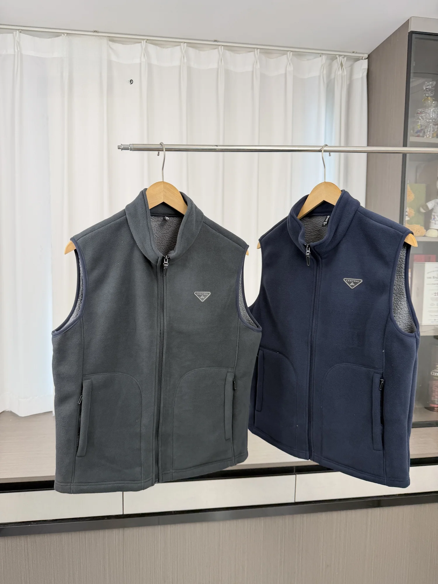 Men's Double-Sided Fleece Vest Warm Outdoor Fashionable Stand Collar Fleece-Lined Lock Heat Autumn Winter Standard Fit Open C...
