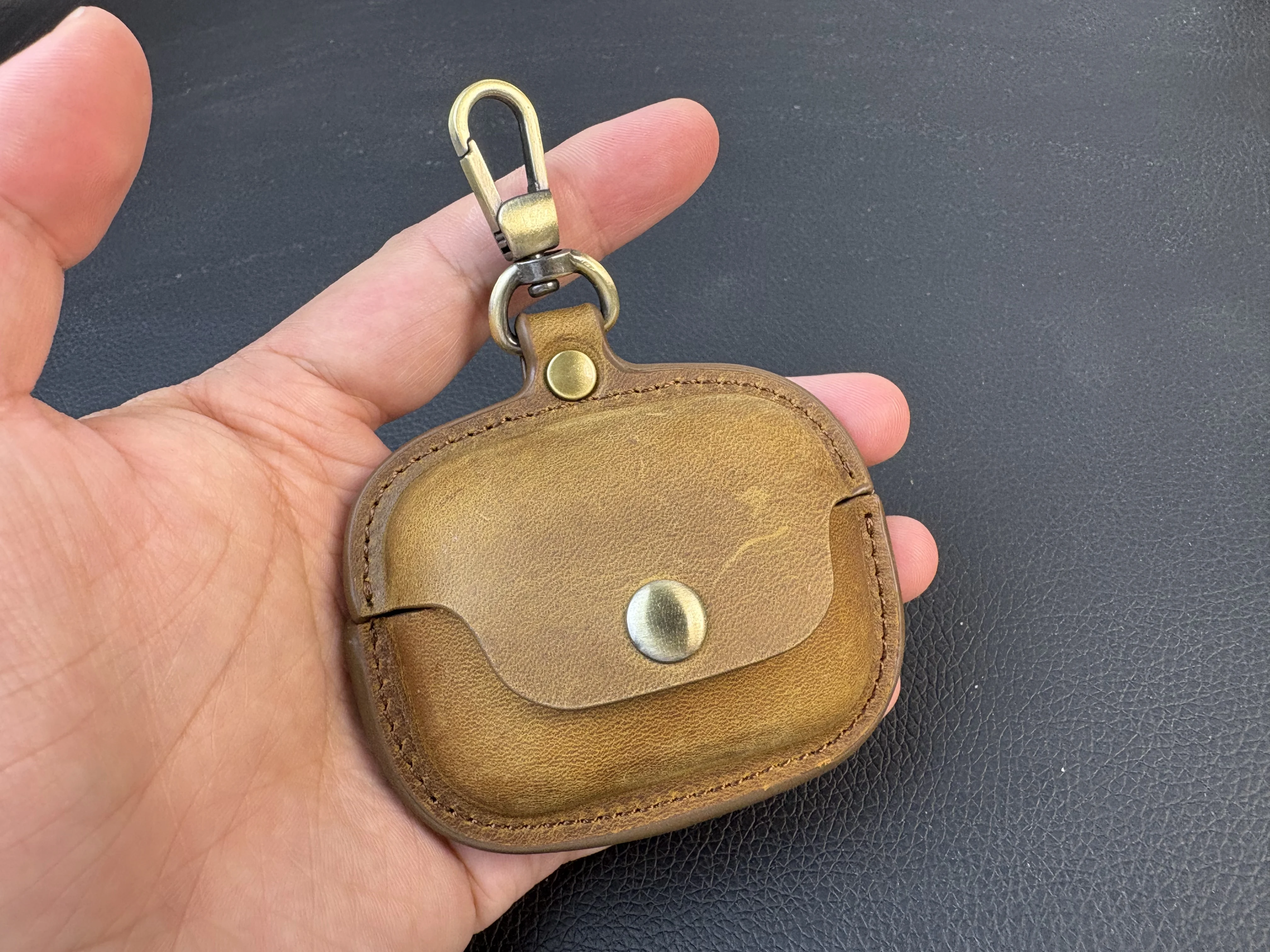 Рисунок 6 - Винтажный кожаный чехол для наушников