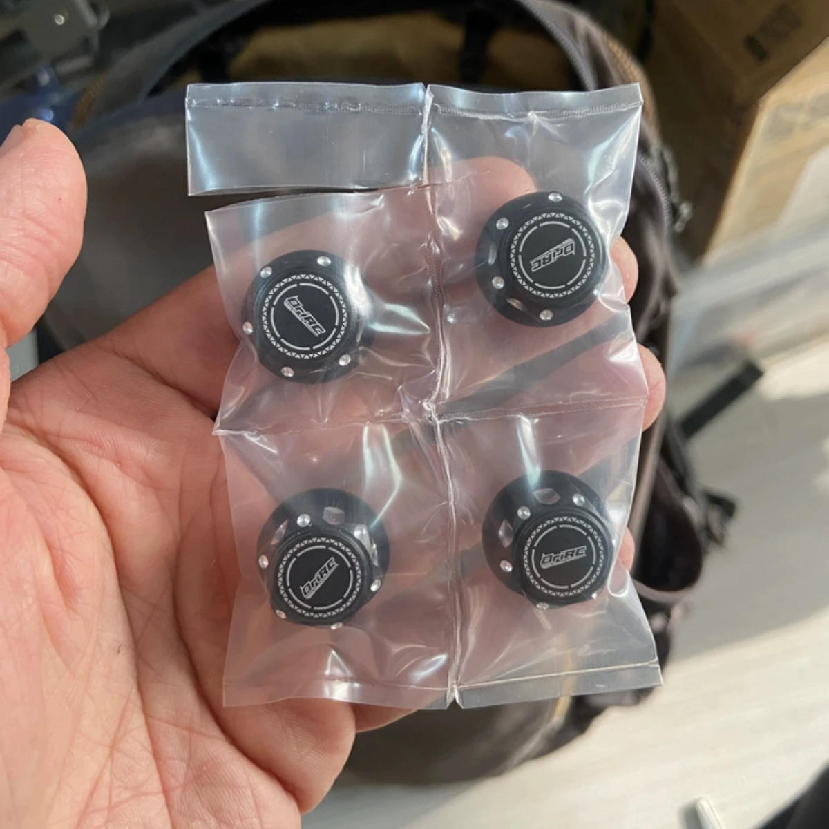 17mm Aluminum Alloy Wheel Nuts Dustproof Cap M12×1.25 Anti-Slip Lock Nuts for 1/8 RC Buggy Truck（4Pcs）