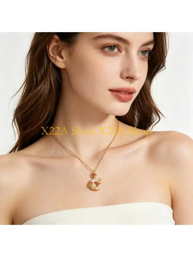 Unique Round Pendant Necklace for Women, Carp Peace Charm Alloy Jewelry for Everyday Wear, Work Outfits, Evening Looks, and Gift