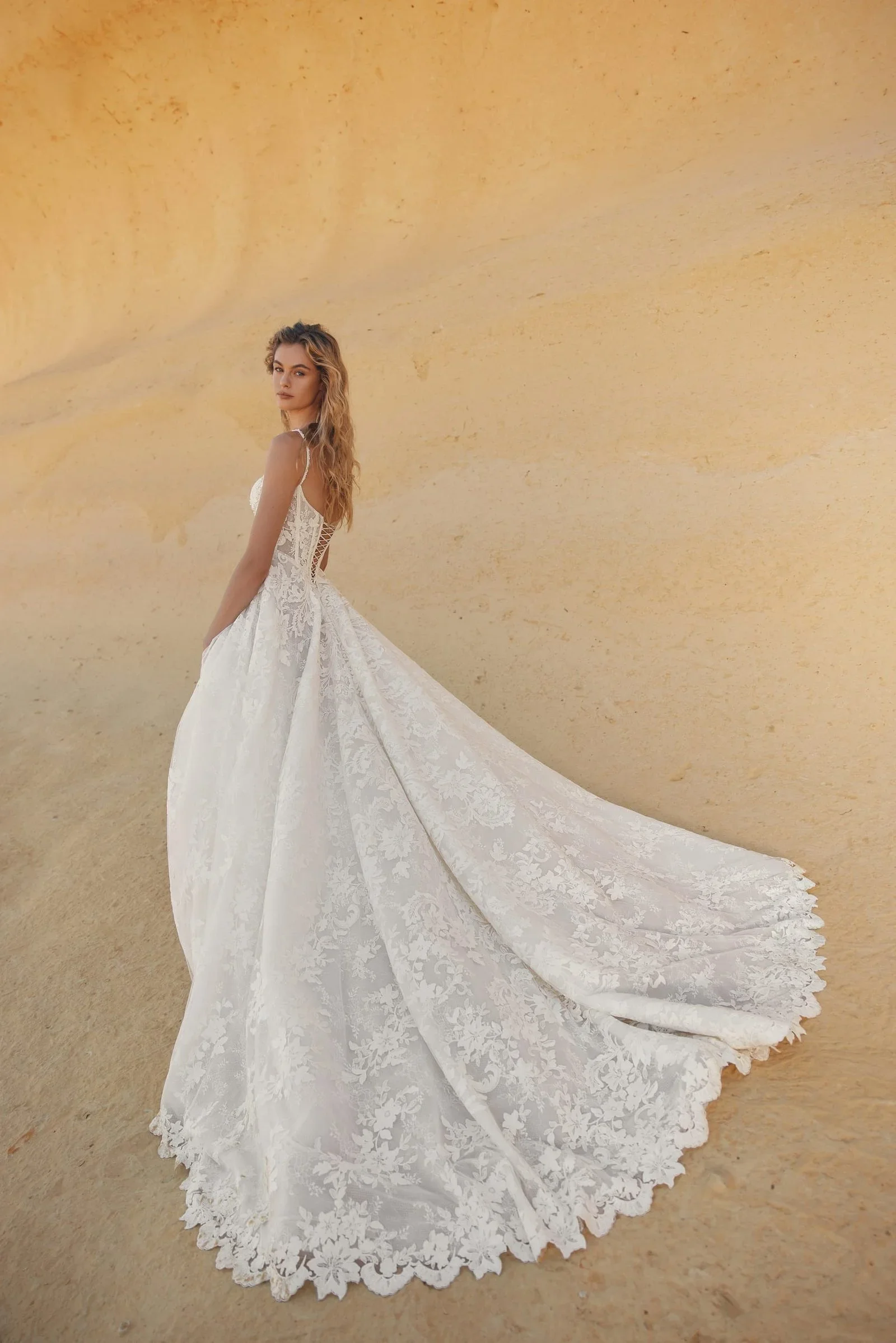 Wishah Customized A Line Bohemian Romantic White Lace wedding dress Square Neck Sleeveless Floor Length Lace Up Back Bridal Gown