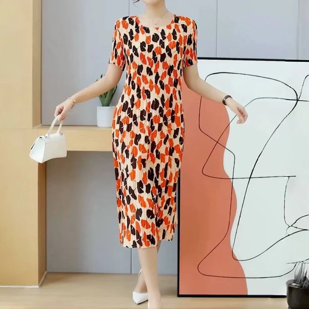 

High-end new loose fashion dress Floral loose pleated orange half sleeved round neck dress Loose