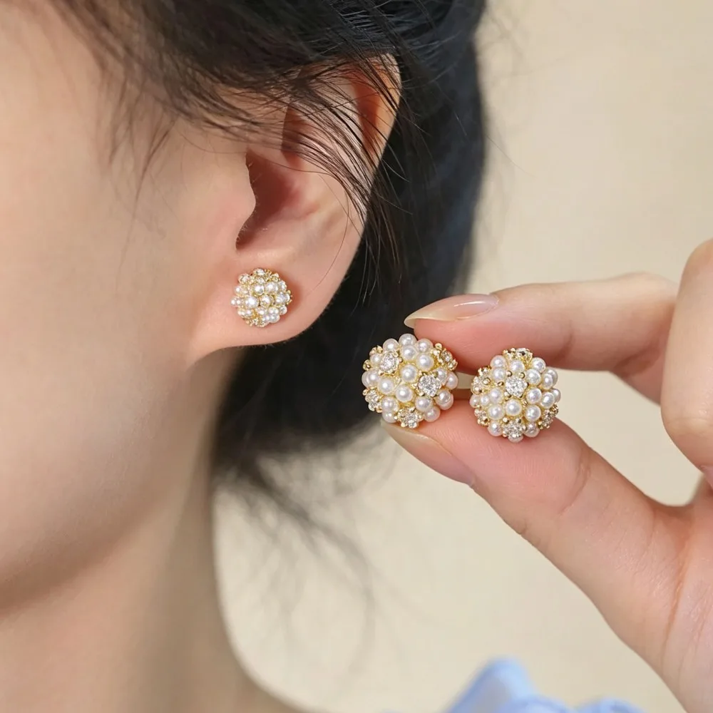 White Acrylic Flower Stud Earrings Zircon Imitation Pearl Cluster Elegant Trendy for Women Accessories