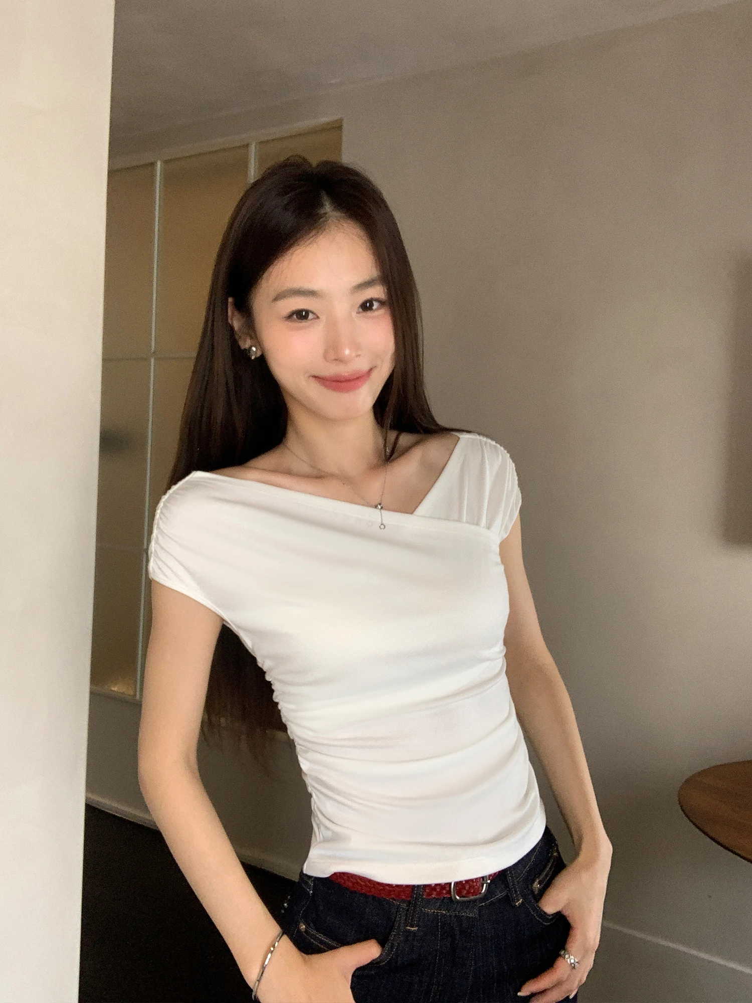 

Pusumede Spicy Factor Cross V-neck Short Sleeve Knitted T-shirt Women's Design Slimming Waist Unique Style Casual Top