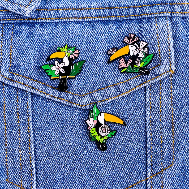 Broches de tucán de flores divertidas, alfileres esmaltados de pájaro y planta bonita para mujeres y niñas, mochila, bolsa, joyería para ropa