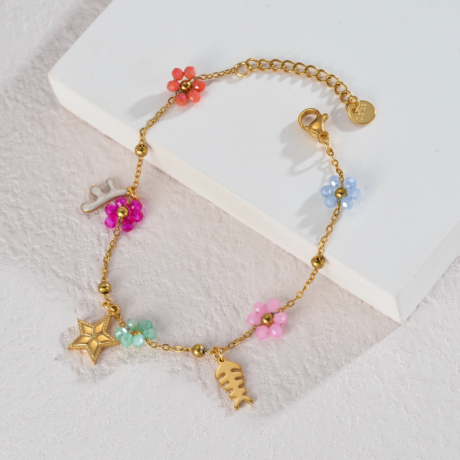 

Летний милый красочный браслет с цветами из хрустальных бусин для женщин и девушек, пляжные украшения из нержавеющей стали, золотистая цепочка, подарок