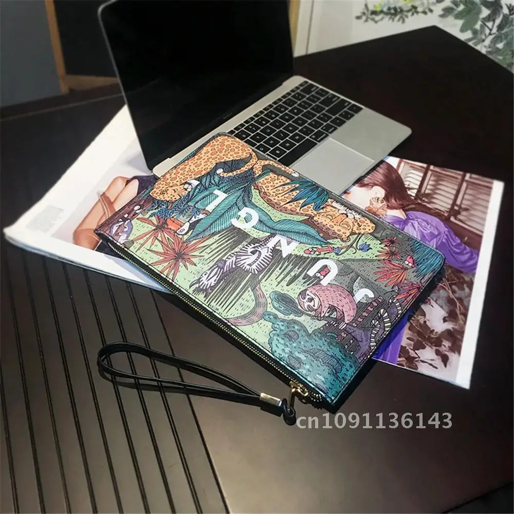 Рисунок 5 - Клатчи с принтами животных