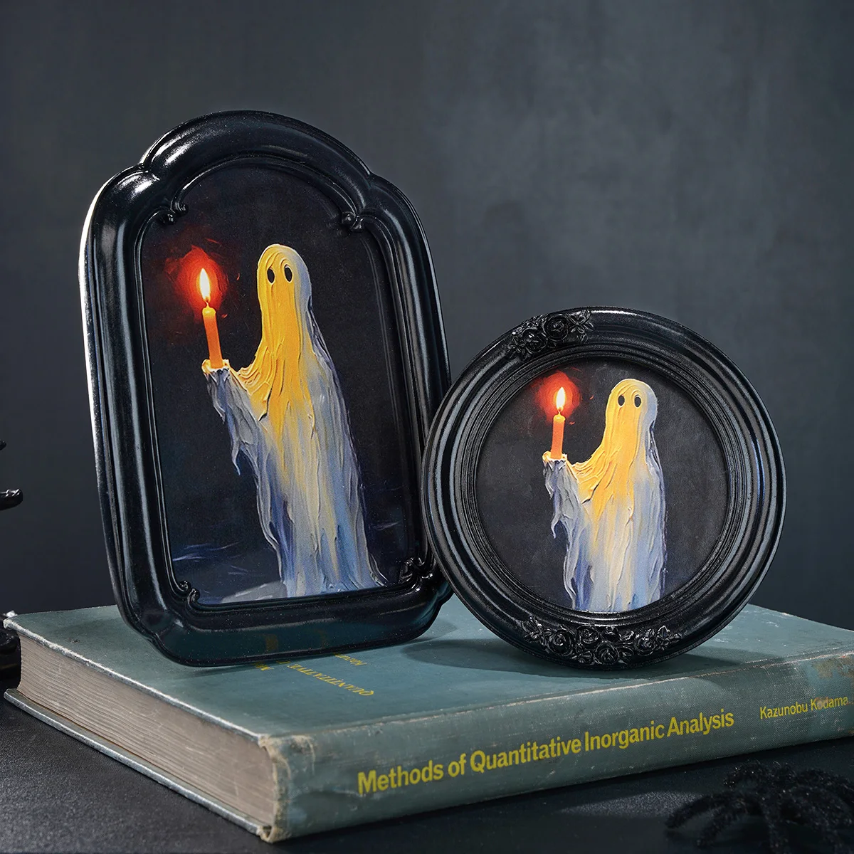 1PC Halloween party Halloween resin material black and brown ghost-holding candle small flower table decoration photo frame
