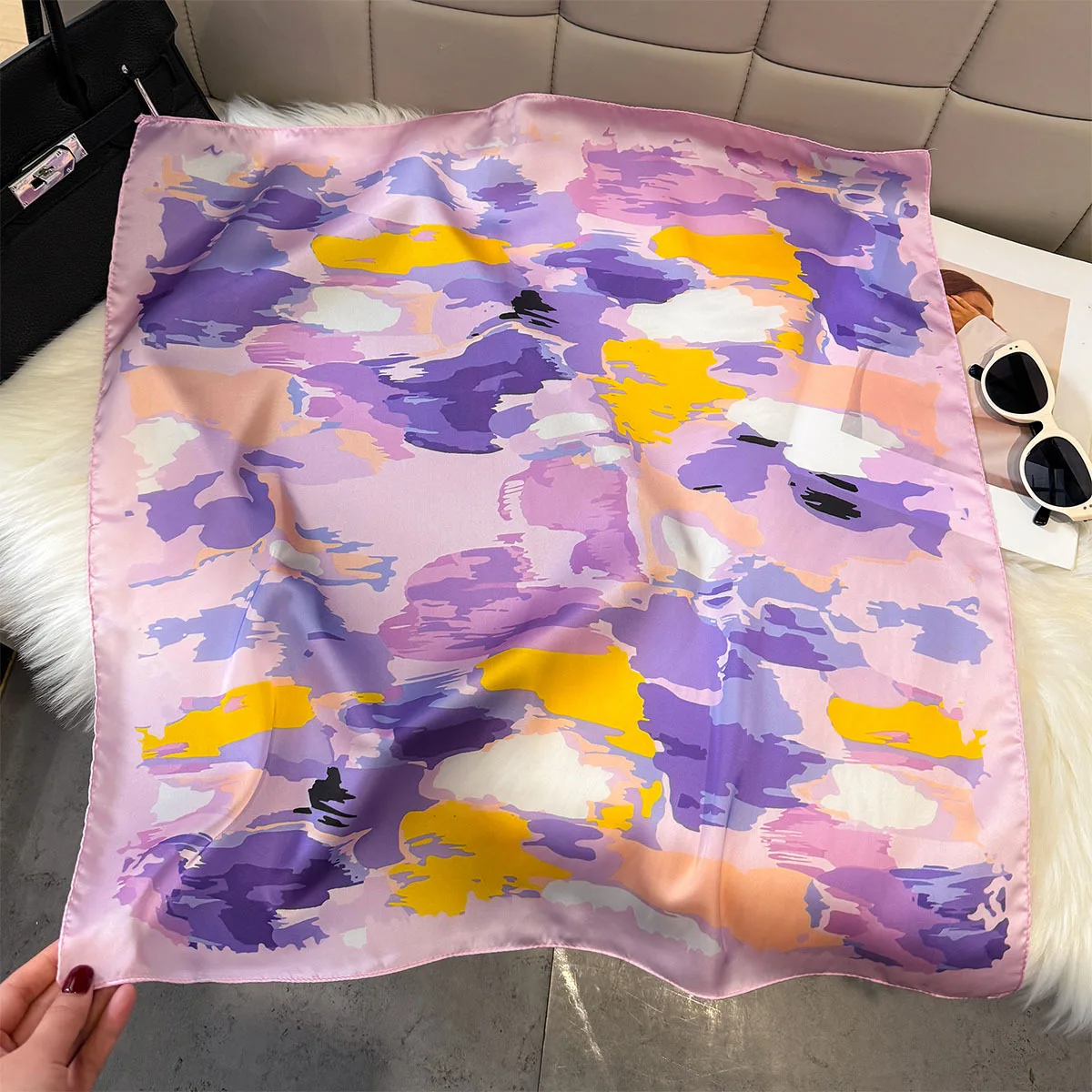 Künstlerisch bedruckte quadratische Seidenschals für Damen, Kopftuch, weicher Hijab, für alle Jahreszeiten, modisches Halstuch, weibliches Foulard, Bandana – Detail 1