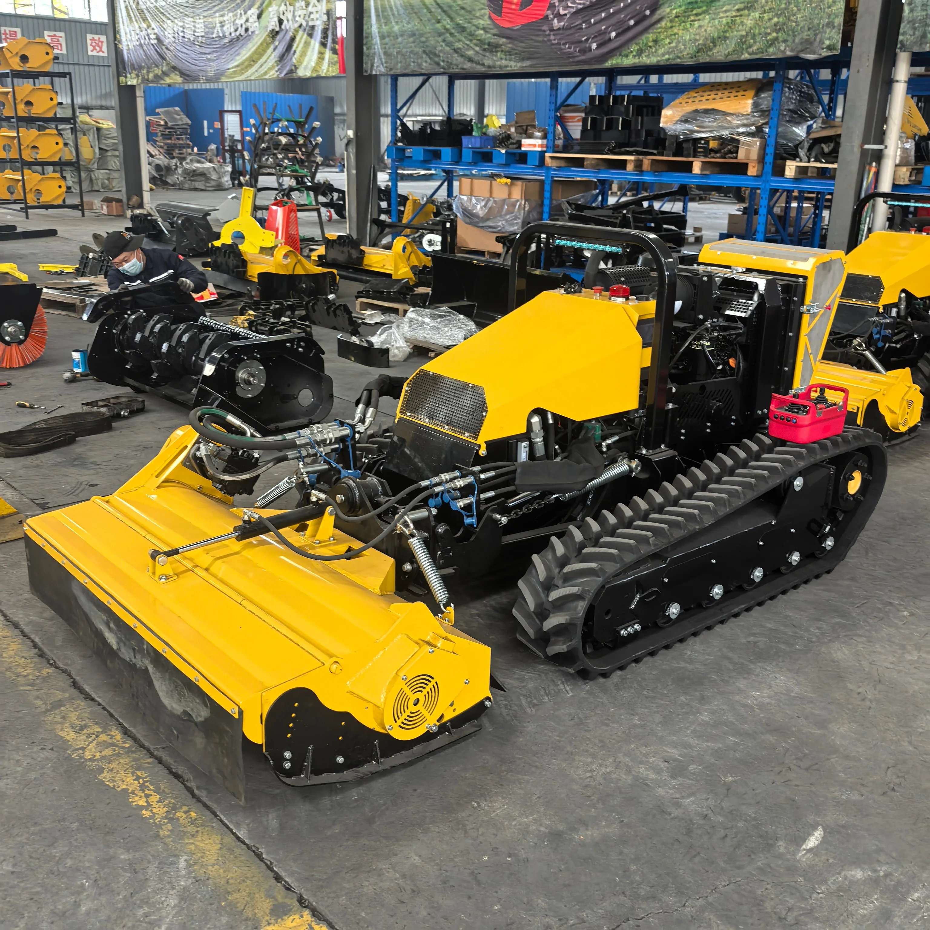 Tracked Wireless Crawler Forest Wood Mulcher Hydraulic Remote Brush Shredder for Hillside Land Clearing