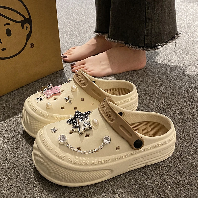 Chaussures de jardin à semelles Super épaisses pour femmes, vêtements d'extérieur d'été, à la mode, fête, quatre saisons, dessin animé mignon Eva, sortie de plage, nouvelle collection printemps 2025