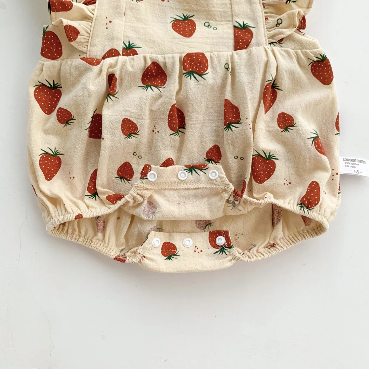 Bodysuit sem mangas com estampa de morango para criança infantil, macacão de renda para bebê recém-nascido, roupas fofas, verão, novo, 0-24M, 2024