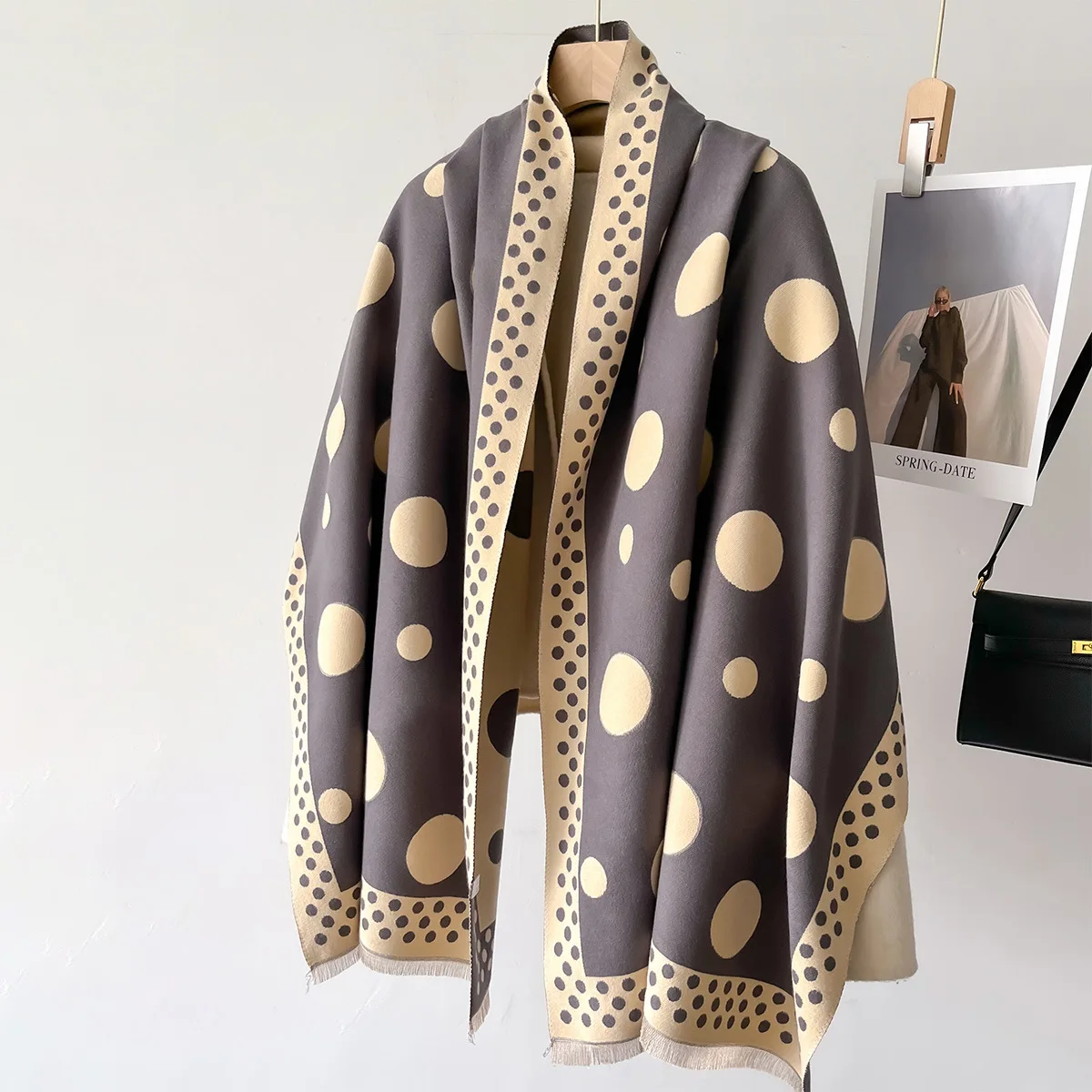 Winter Warm Scarf Pashmina Scarf For Women Thick Double Sided Wraps Female Cashmere Feel Shawl Luxury Tassel Polka dots Blanket