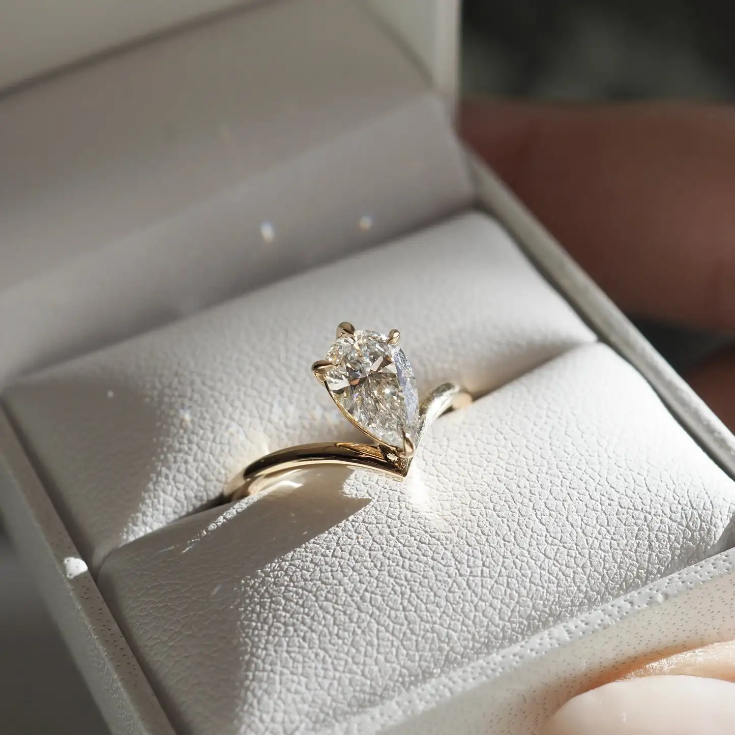 

Lab Grown Diamond 1-2CT Pear Cut DE Color VVS2 14K 18K Gold Engagement Ring With IGI Certificate Jewelry for Women