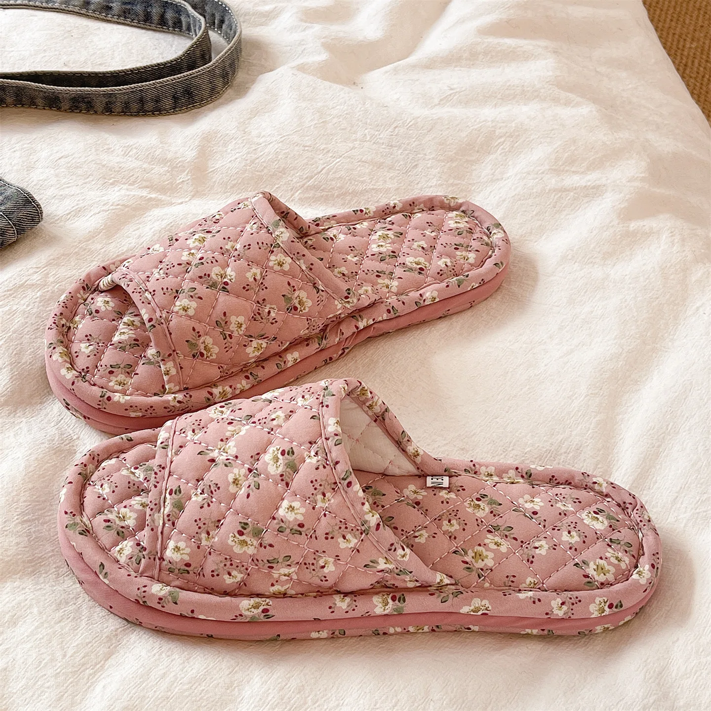 

2025 Fabric Slippers New Three-layer Thick Bottom Home Use Silent Slippers Breathable Machine Washable Comfortable House Shoes