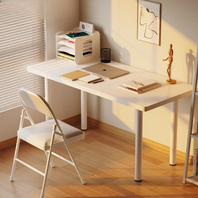 작업 및 게임용으로 대형 데스크탑과 인체공학적 디자인을 갖춘 조절 가능한 컴퓨터 책상