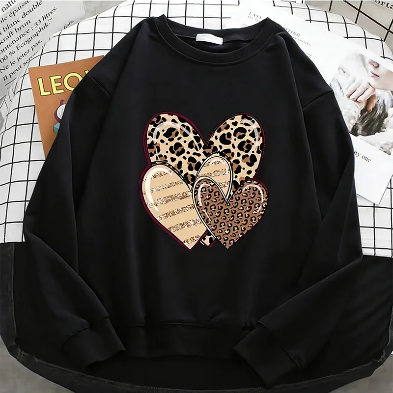Casual Graphic Heart Print Womens Hoodies Fashion Warm Fleece Sweatshirt Y2k Fashion O-Neck Pullover Female Clothes