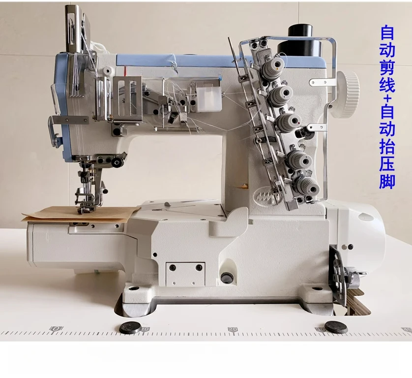 ماكينة خياطة التعشيق الصناعية ذات ثلاث إبر وخمس خيوط برأس مربع صغير سيارة ذات فم صغير #2