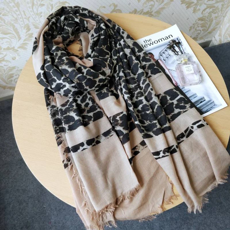 Foreign Trade Original Order Italy liu.jo New Product Warm Wool Soft Eternal Women\'s Fashion Accessories Gift Scarf Shawl