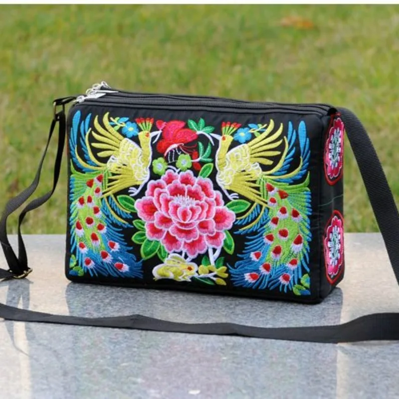 Spring Summer Women Bag Ethnic Style Shoulder Messenger Bag Multi-Layer Zipper Bag Embroidery Elderly Vintage Canvas Bag Leisure