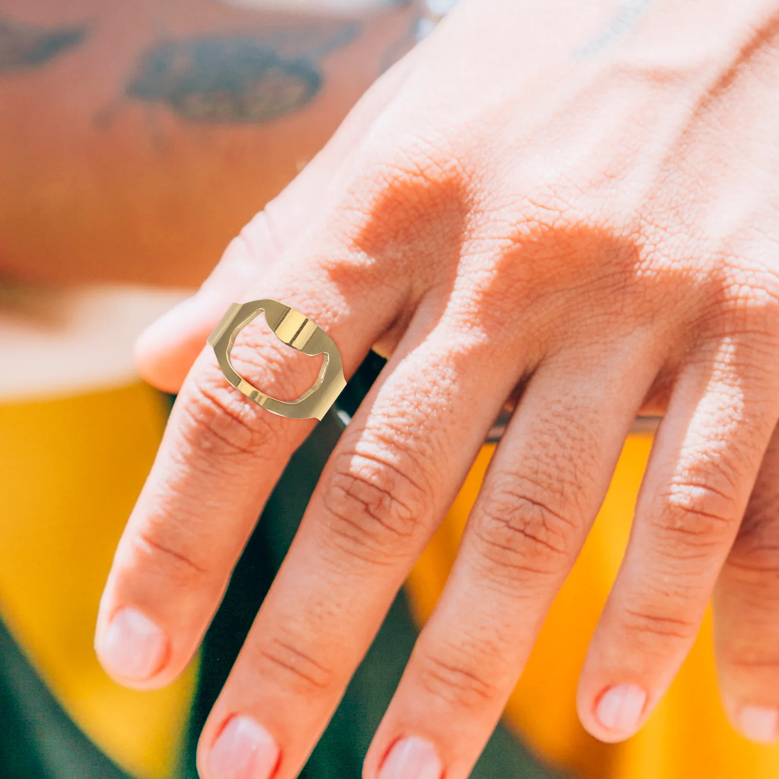 

4Pcs Stainless Steel Finger Bottle Opener Ring Creative Portable Party Bars Beverage Accessory for Men Women Cap