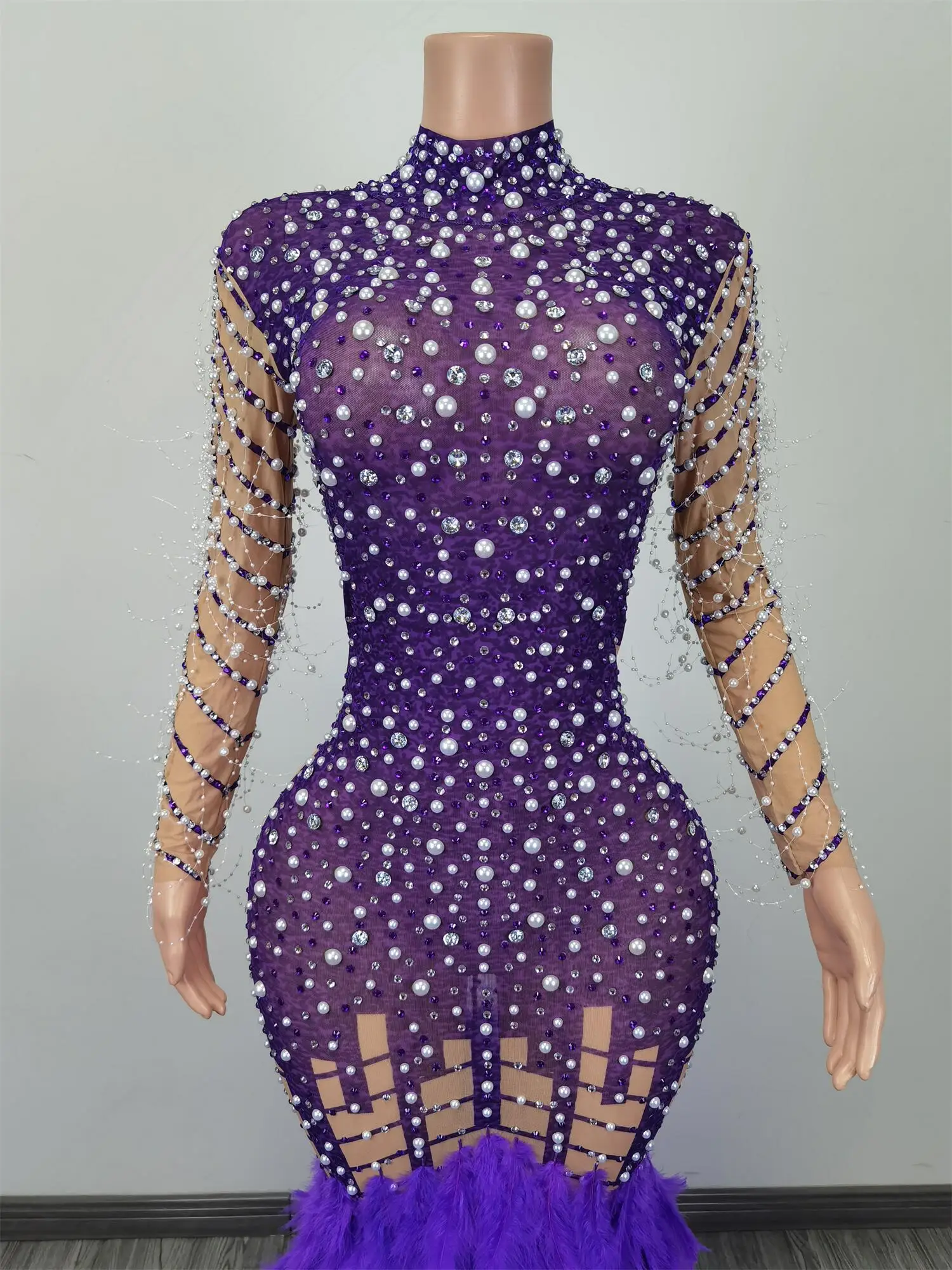 Robe à plumes violettes avec biscuits pour femme, costume scintillant, robes de Rhde fin d'année, fête d'anniversaire, scène sexy, 2024