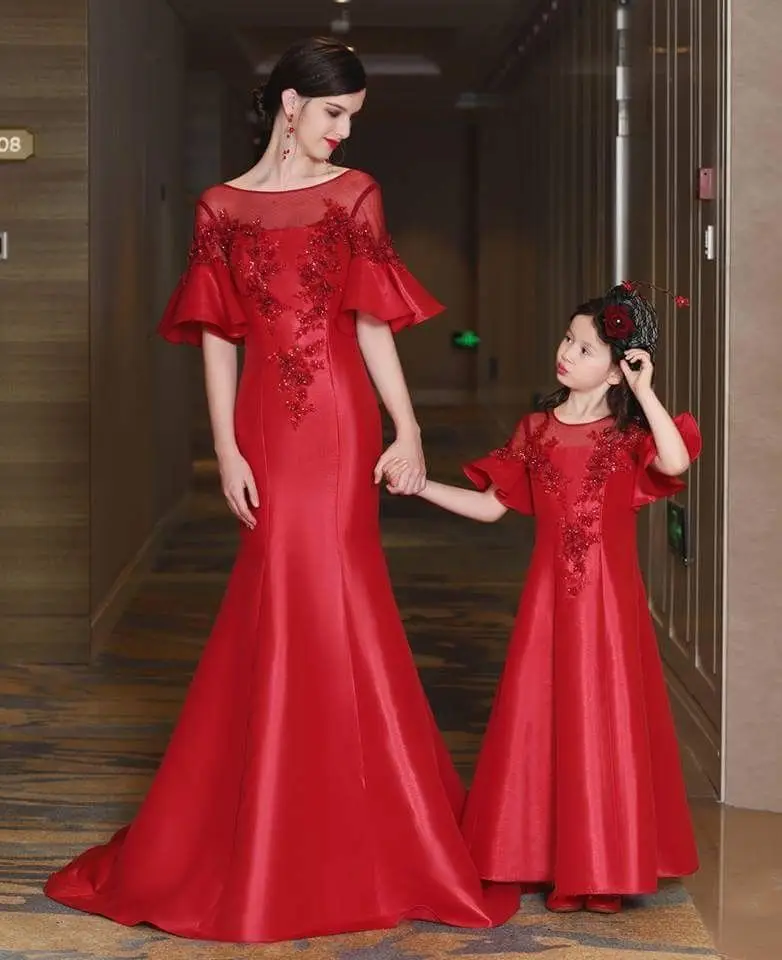 Grace Red Satin Mermaid Mother and Daughter Dresses Applique Lace Trumpet sleeves Mum and Kids Dress for Party or Photoshoot