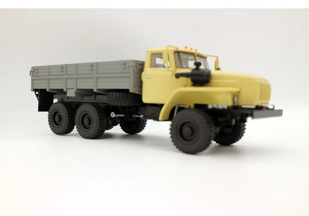 NEW 1 43 Scale URAL 43202-31 Truck by EAC AUTOHISTORY Diecast model for collection gift