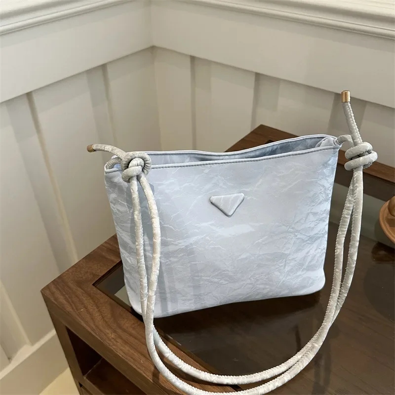 

Women's bag 2024 new fashion simple solid color texture literary style foreign style casual versatile shoulder bag