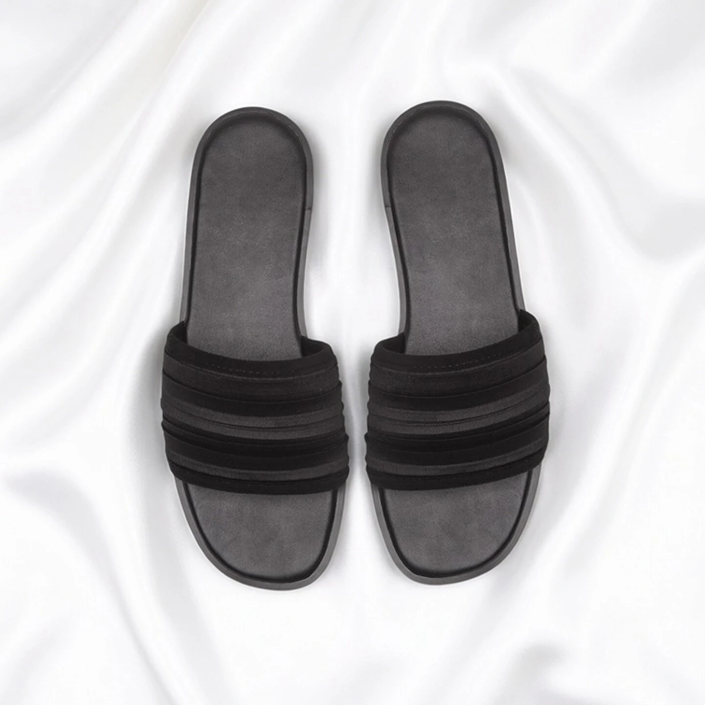 

Brand Elegant Slippers Women Summer Low Heel Pleated Surface Beach Sandal Open Toed Flat Bottom Slippers Flats Ladies Shoes